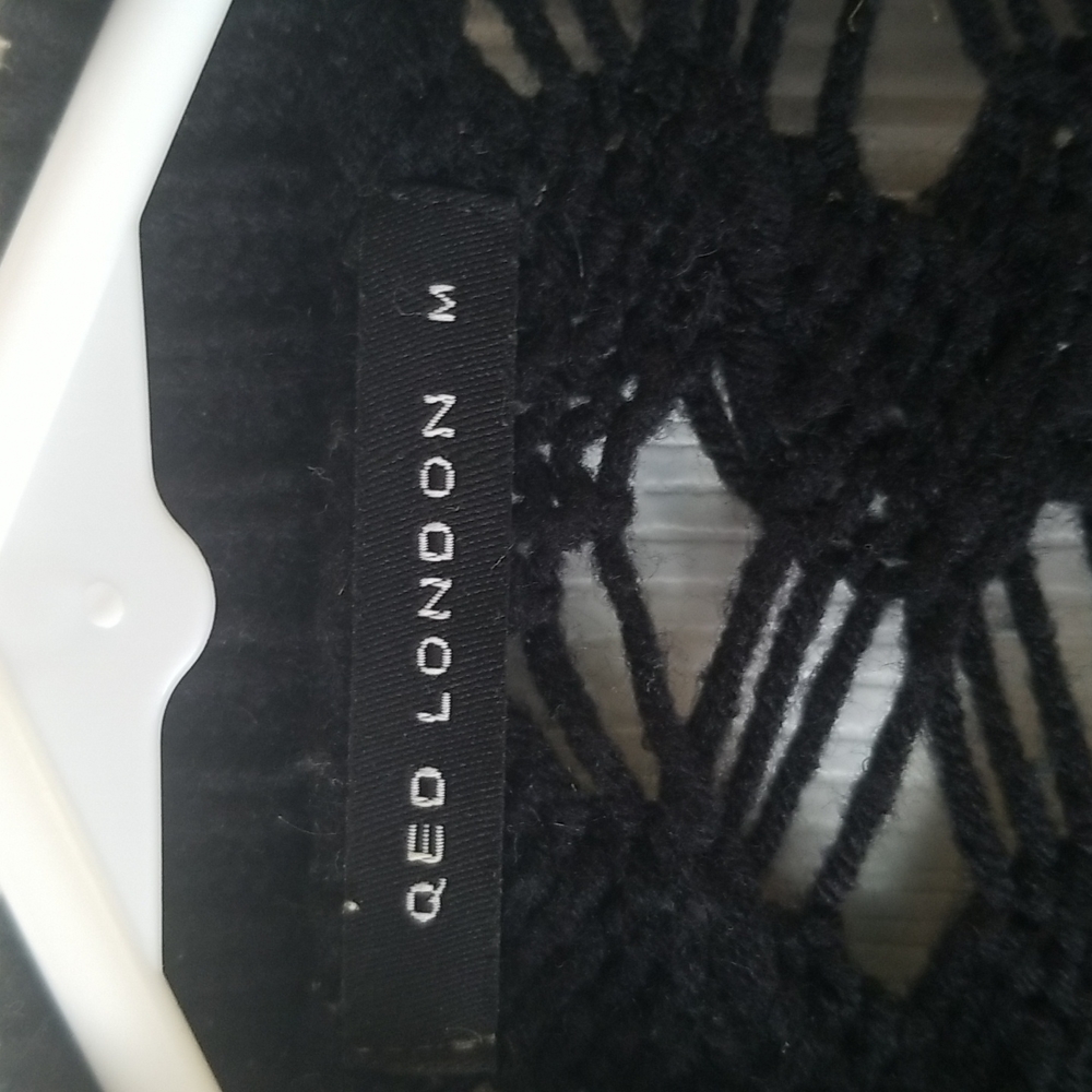 Medium sweater - Picture 2 of 3